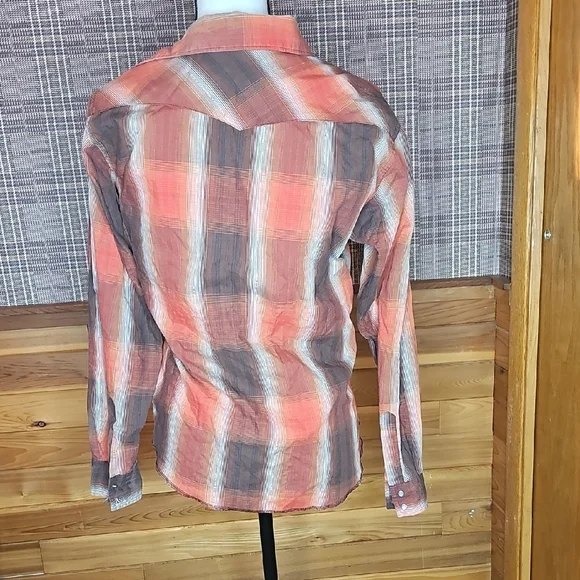 Wrangler Rustler XL Plaid Shirt in Red and Brown - Picture 4 of 4